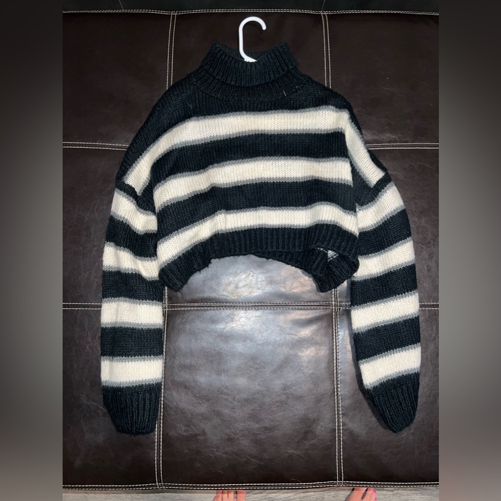 Cropped boutique sweater